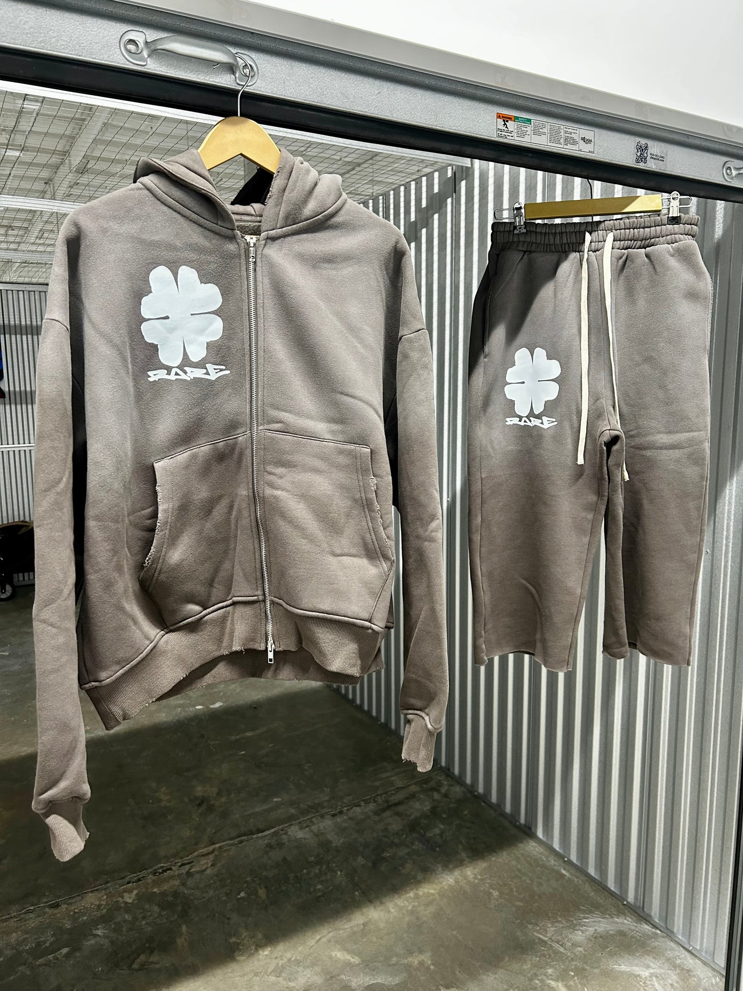 Rare Dept. Clover Set (Grey)